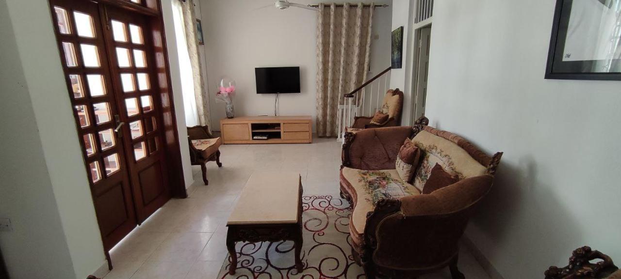 Apartment In Dar Homestay Dar es Salaam Esterno foto